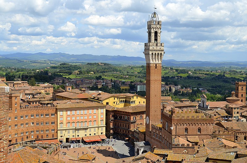 800px-Siena%2C_Tuscany%2C_Italy-12May2013.jpg