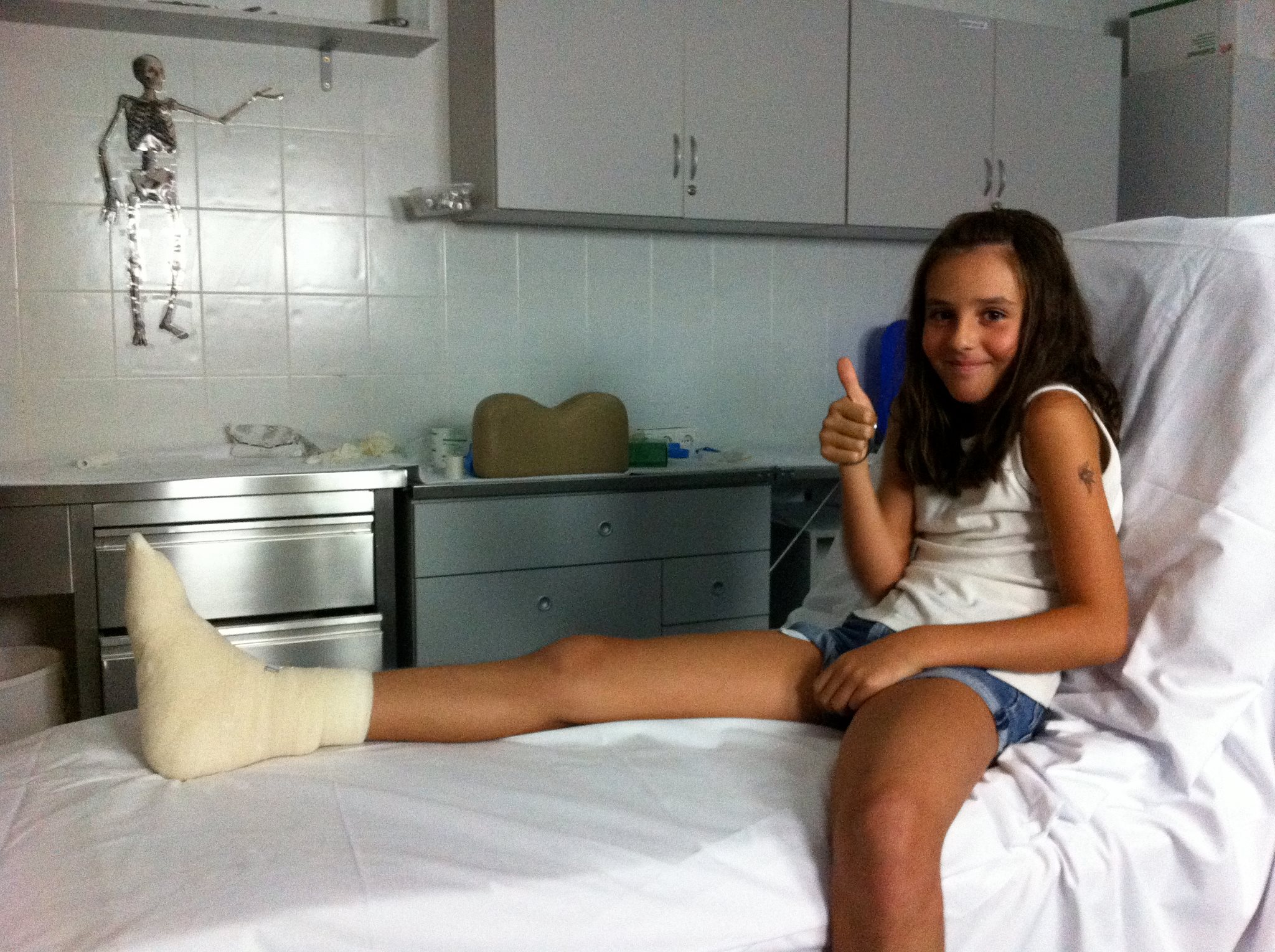 Nika injured leg.jpg